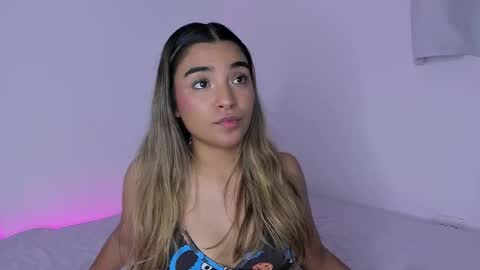 Snapshot of annebull_ chatting on October 2025 01:41:02 AM Anne online show from October 2025 01:41:02 AM