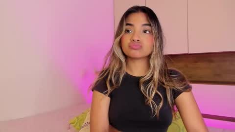 Snapshot of annebull_ chatting on January 2026 08:44:02 PM Anne online show from January 2026 08:44:02 PM