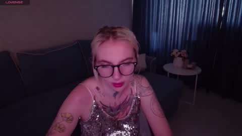 Snapshot of annetenet chatting on October 2025 07:26:02 AM Annet online show from October 2025 07:26:02 AM