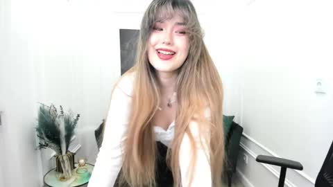 annetli online show from May 2026 03:58:02 AM