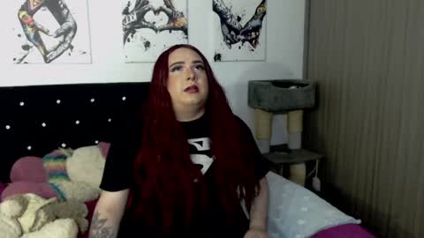 Snapshot of annevanhelsing chatting on April 2026 04:51:01 AM Anne VanHelsing online show from April 2026 04:51:01 AM