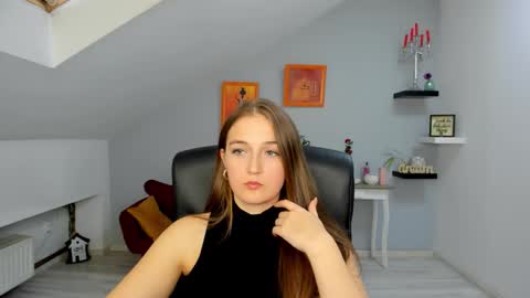 Snapshot of annewilsonn chatting on November 2025 12:16:01 PM annewilsonn online show from November 2025 12:16:01 PM