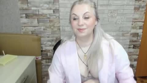 Snapshot of anngelynajoy chatting on January 2026 11:10:01 PM Anngel online show from January 2026 11:10:01 PM