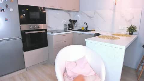 Annie online show from October 2025 12:04:02 PM