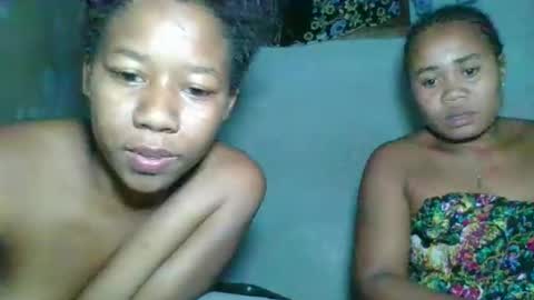 annick98 online show from April 2026 06:09:01 PM