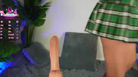 Annie online show from September 2025 07:51:02 PM