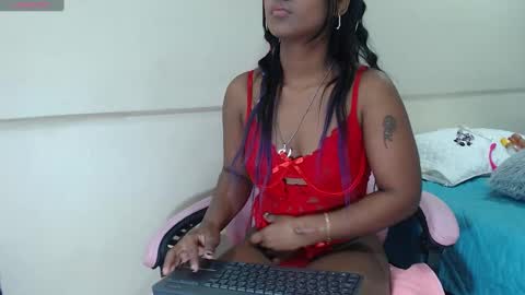 annie_scott_ online show from January 2025 12:12:02 PM