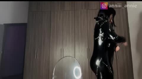 JEANNE no olvides seguirme dont forget follow me  uu online show from January 2026 11:07:02 PM