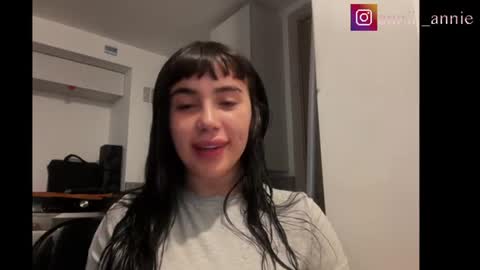 Snapshot of annie_snow_ chatting on June 2026 11:07:01 PM JEANNE no olvides seguirme dont forget follow me uu online show from June 2026 11:07:01 PM