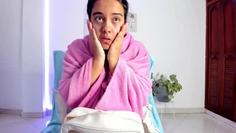 Annie online show from December 2025 01:30:01 PM