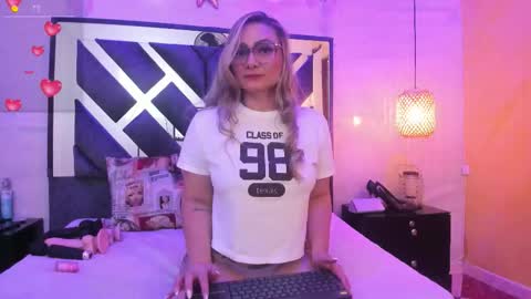 annie_vega17 online show from February 2026 03:15:02 PM