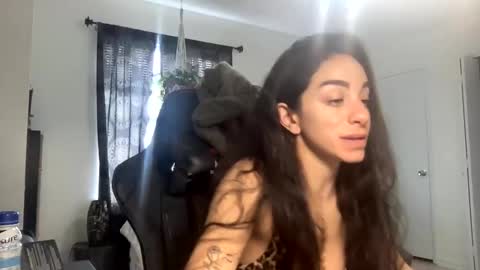 annie_xxx111 online show from December 2024 07:18:01 PM