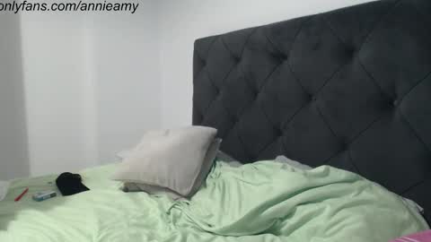 Annie online show from December 2024 04:50:01 PM