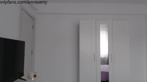 Annie online show from December 2024 12:22:02 PM