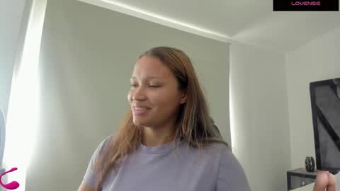 Annie and Stefan online show from May 2026 01:29:02 PM