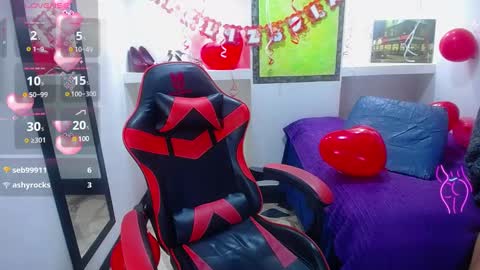 Anniee online show from February 2025 02:32:02 PM