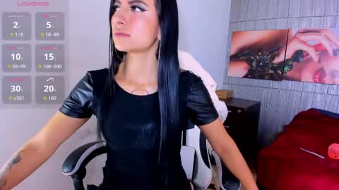 Anniee online show from May 2026 12:55:02 PM