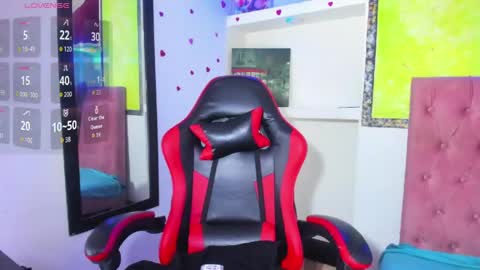 Anniee online show from May 2026 01:41:01 PM