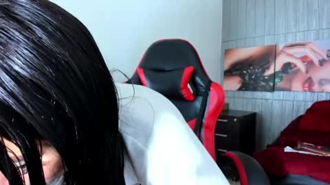 Anniee online show from May 2026 01:31:01 PM