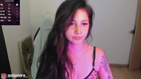 Snapshot of anniemora_ chatting on January 2025 02:03:02 AM Annie online show from January 2025 02:03:02 AM