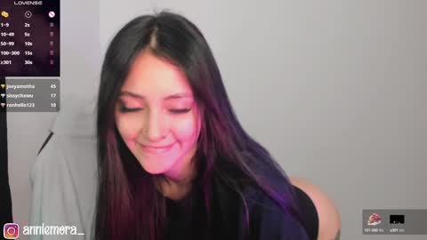 Snapshot of anniemora_ chatting on January 2025 02:49:02 AM Annie online show from January 2025 02:49:02 AM