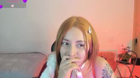 Snapshot of anniemora_ chatting on December 2025 12:18:01 AM Annie online show from December 2025 12:18:01 AM