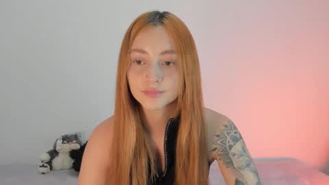 Snapshot of anniemora_ chatting on February 2026 01:48:01 AM Annie online show from February 2026 01:48:01 AM