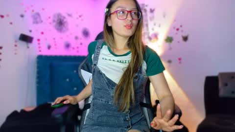 Snapshot of anniexmichael chatting on May 2026 02:39:02 AM Annie Michael online show from May 2026 02:39:02 AM