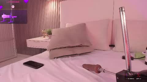 Snapshot of anniie_clarkson chatting on June 2026 08:55:02 PM ANNIE online show from June 2026 08:55:02 PM