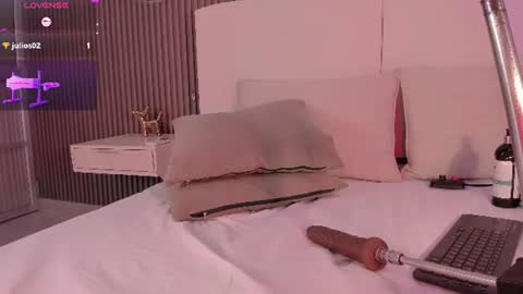 Snapshot of anniie_clarkson chatting on July 2026 08:04:02 PM ANNIE online show from July 2026 08:04:02 PM