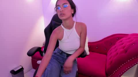 Annie Evans  online show from January 2025 08:32:01 PM