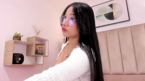 Snapshot of anniie_queen chatting on January 2025 02:37:02 AM Annie Queen online show from January 2025 02:37:02 AM