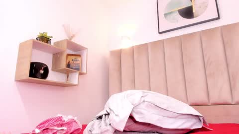 Snapshot of anniie_queen chatting on February 2025 06:25:02 AM Annie Queen online show from February 2025 06:25:02 AM