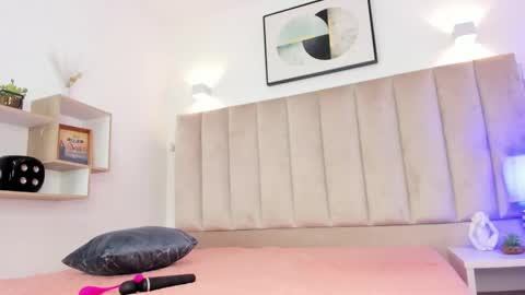 Snapshot of anniie_queen chatting on September 2025 03:06:02 AM Annie Queen online show from September 2025 03:06:02 AM