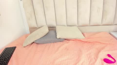 Snapshot of anniie_queen chatting on October 2025 02:53:01 AM Annie Queen online show from October 2025 02:53:01 AM