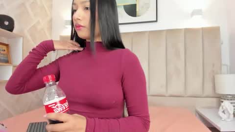 Snapshot of anniie_queen chatting on December 2025 03:25:01 AM Annie Queen online show from December 2025 03:25:01 AM