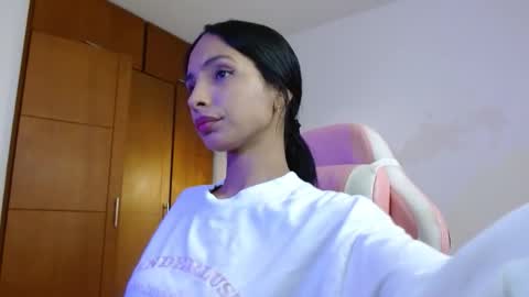 AnnaS online show from November 2025 04:55:01 AM