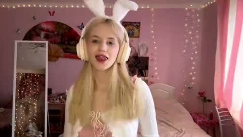 Hello my name is Kate online show from April 2026 06:38:02 AM