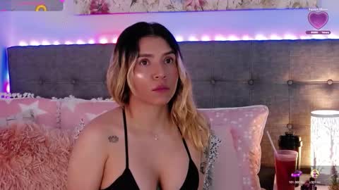 Antonella Lee online show from October 2025 08:33:01 PM