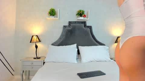 Anntonia Woods  online show from December 2024 12:57:02 PM