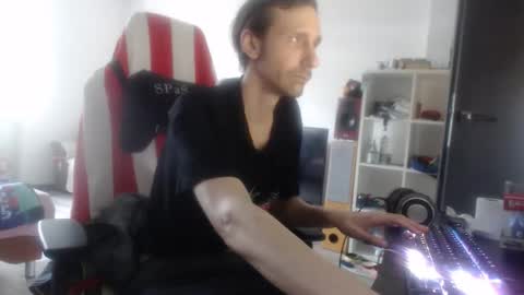 LoyalDog online show from April 2026 08:56:02 AM