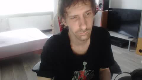 LoyalDog online show from April 2026 07:06:02 AM