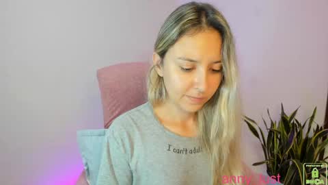 Issabela online show from November 2025 02:16:01 PM