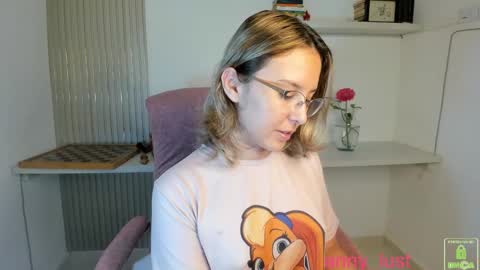 Issabela online show from March 2026 01:44:01 PM