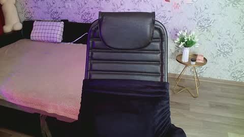 Annie online show from January 2025 04:28:01 AM