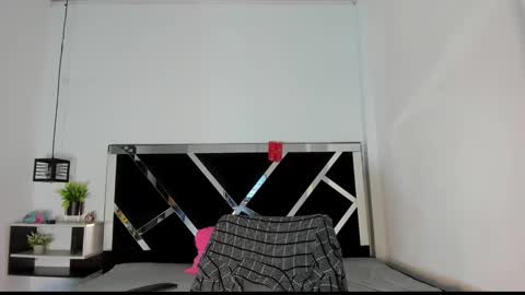 Anny online show from March 2025 08:44:02 PM