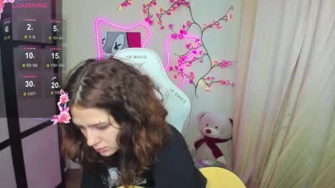 Snapshot of anora_millerr chatting on November 2025 09:10:01 AM Anora online show from November 2025 09:10:01 AM