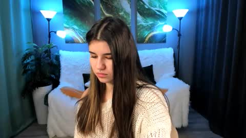 Anora online show from September 2025 07:19:02 PM