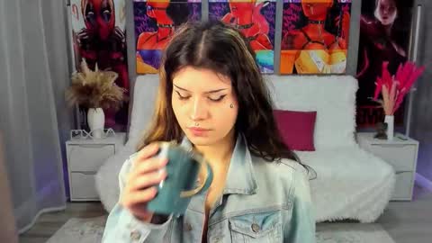 Anora online show from November 2025 06:17:01 PM