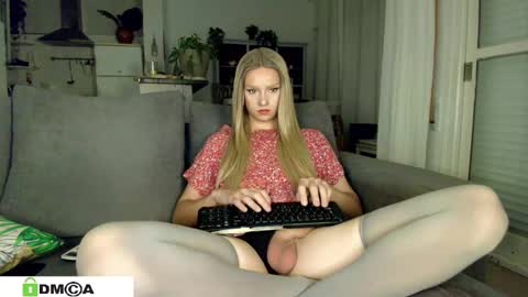 Snapshot of anorsel chatting on February 2025 11:00:02 AM Sexy Ladybug online show from February 2025 11:00:02 AM